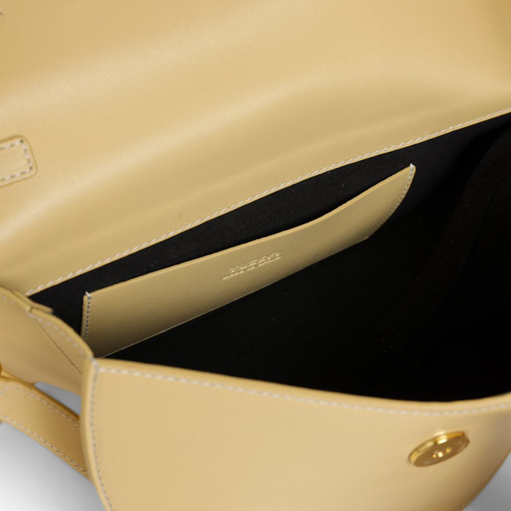 yuzefi bag inside